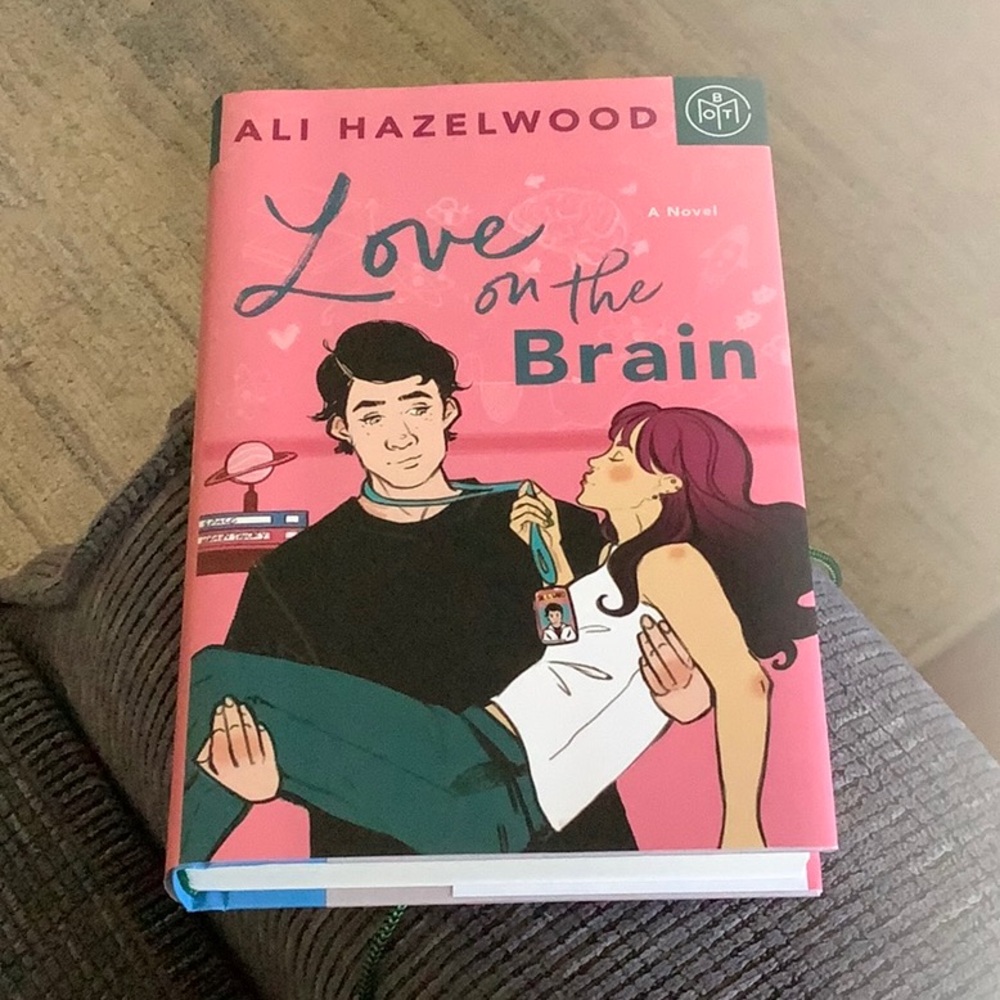 Love on the brain by Ali Hazelwood